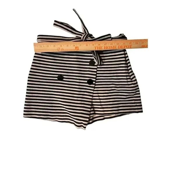 Express Skort  - Picture 5 of 6